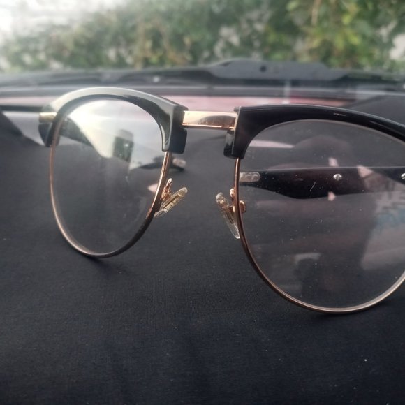 Louis Vuitton In the pocket glasses - Picture 6 of 8